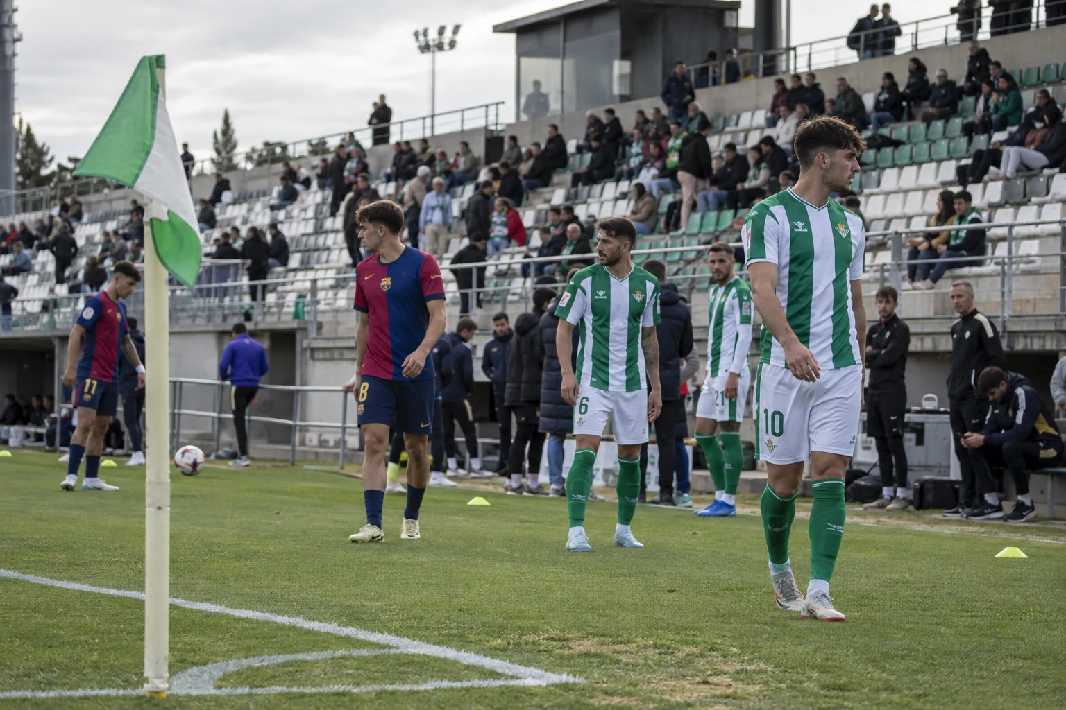 Real Betis haastaa sarjakärki Barcelonan Cartujalla